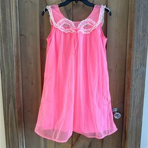 VTG 60's Hot PINK BABYDOLL
Sheer Chiffon Nightgown
Nightie Flower Lace M USA
